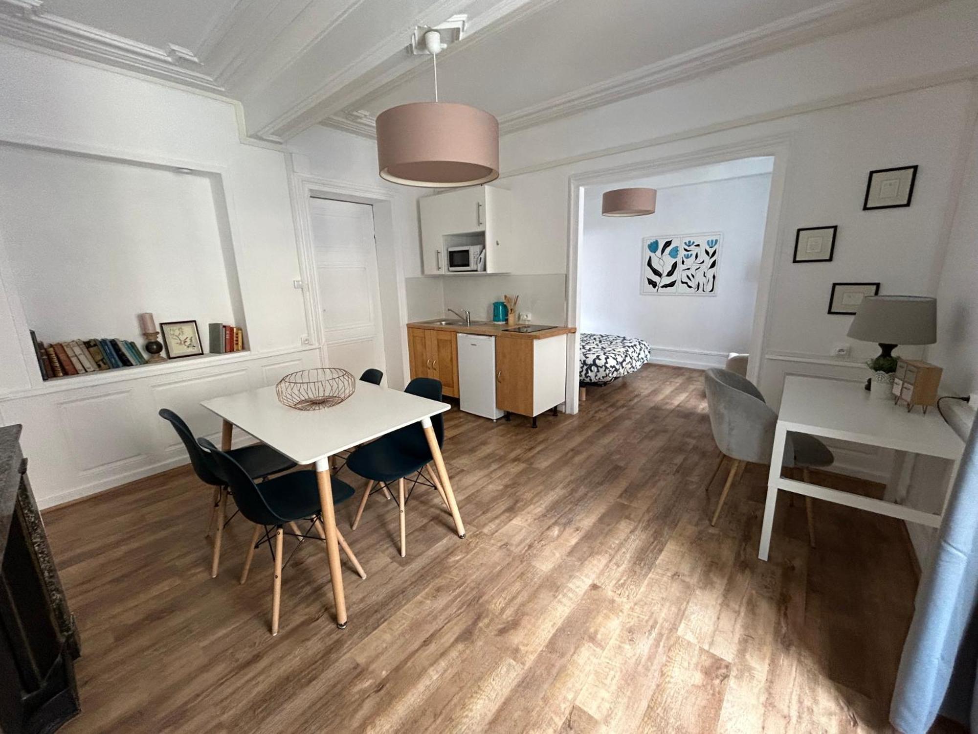Appartement Cosy Charme Ancien Thizy-les-Bourgs Zewnętrze zdjęcie